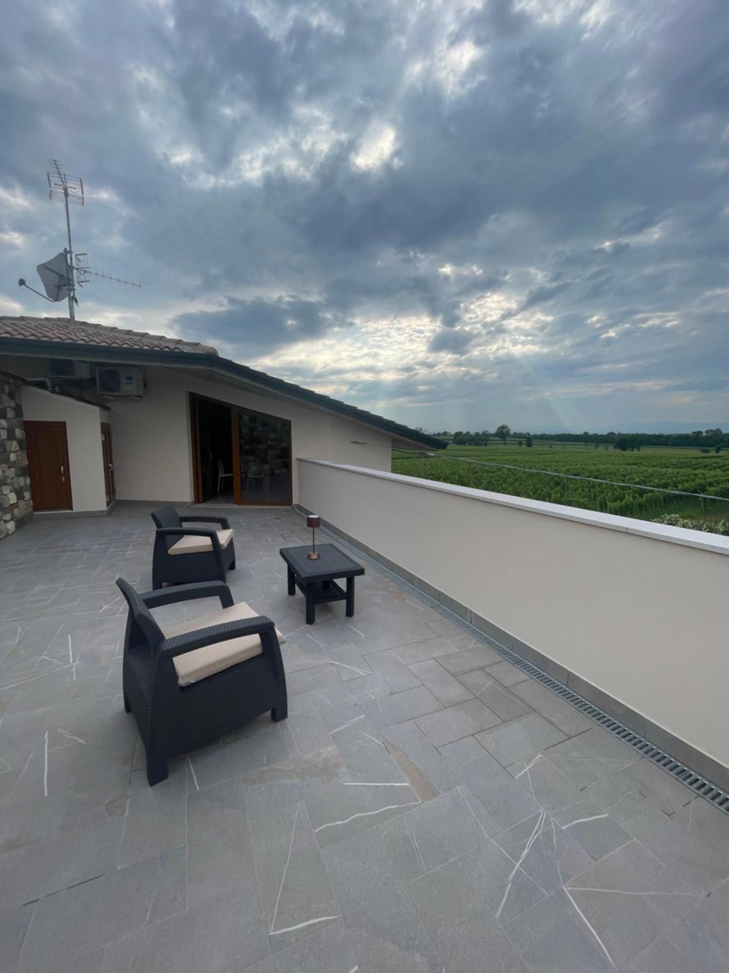 Casa Luigi - Appartamenti A Peschiera Del Garda Kültér fotó